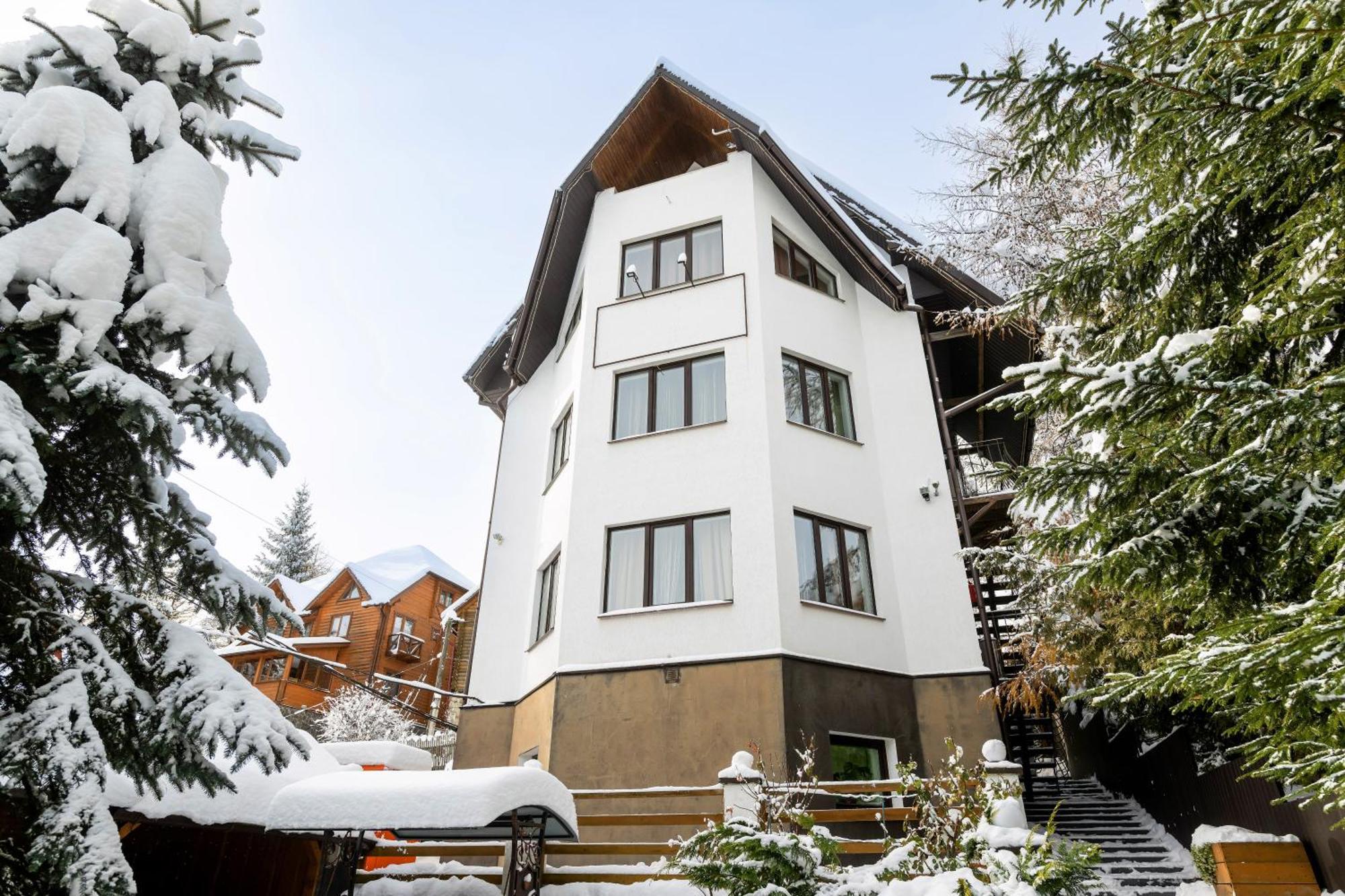 Готельний Комплекс Парламент, Яблуниця Exterior photo