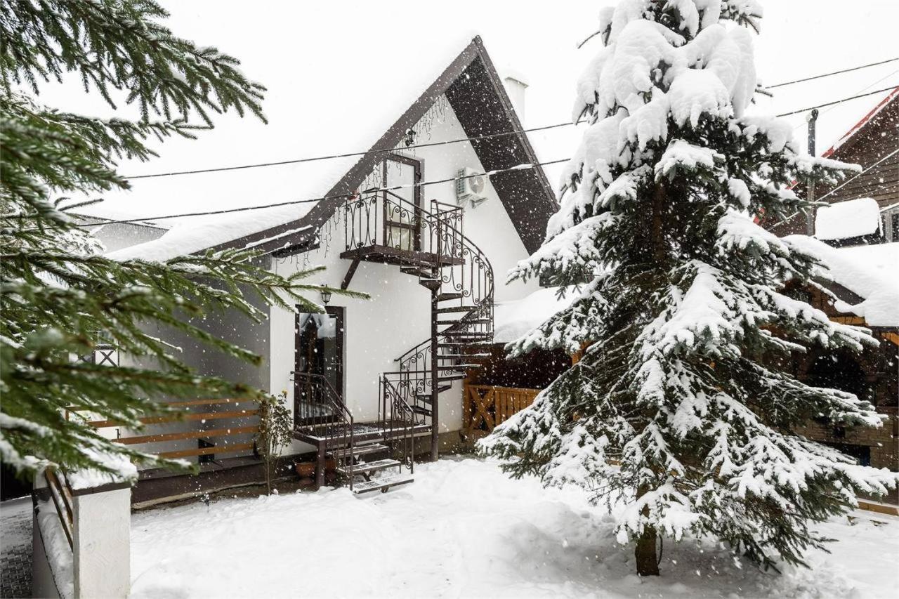 Готельний Комплекс Парламент, Яблуниця Exterior photo